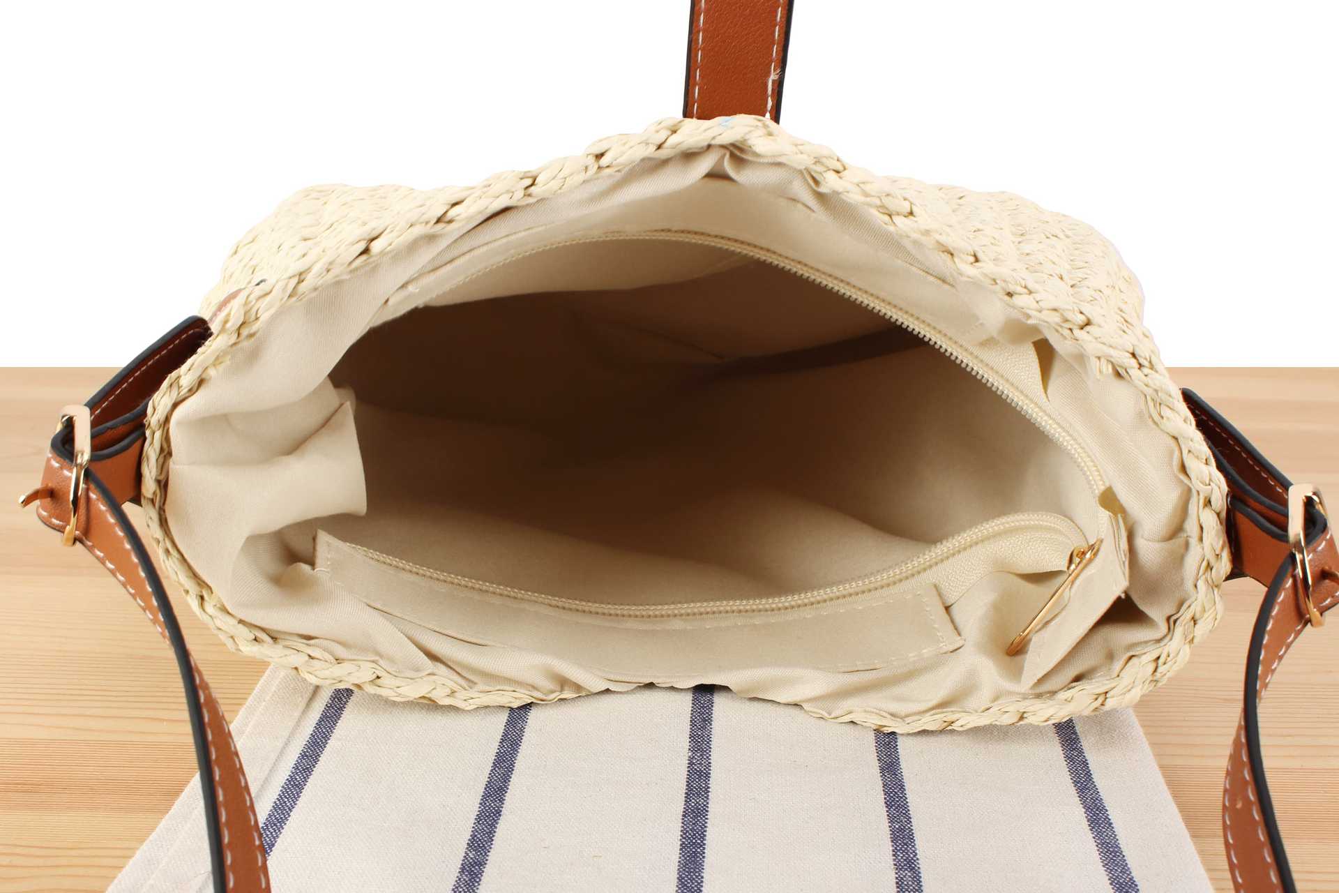 New Spring And Summer Fresh Straw Woven Bag Niche Design Woven Bag Casual All-match Beach Handmade Women's Bag display picture 16