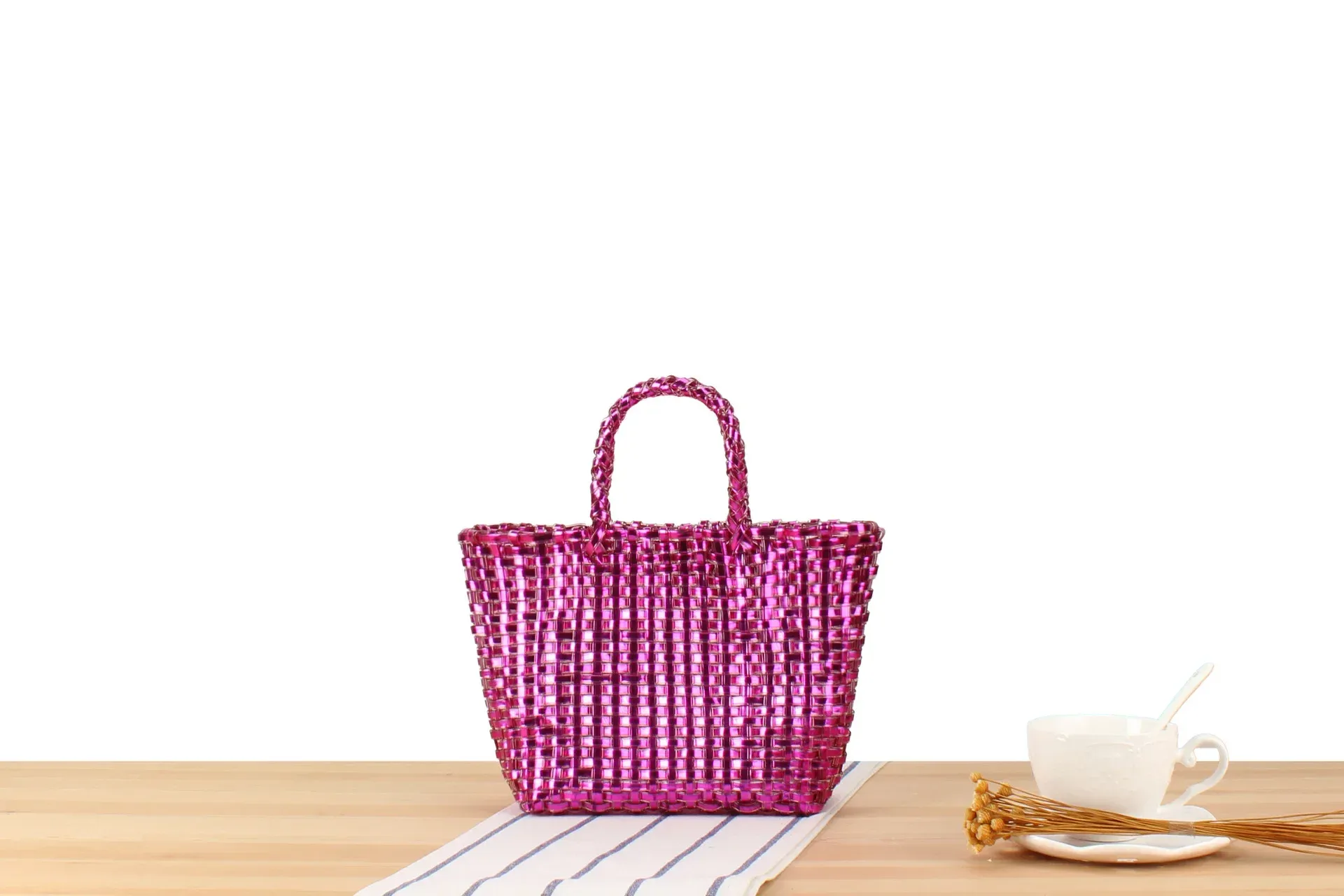 A Generation Of Simple Cute Children's Bag Heavy Metal Color Personality Hand Bag Small All-match Small Square Bag display picture 5