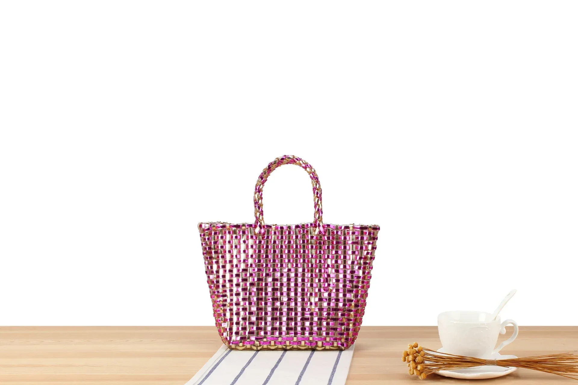 A Generation Of Simple Cute Children's Bag Heavy Metal Color Personality Hand Bag Small All-match Small Square Bag display picture 6