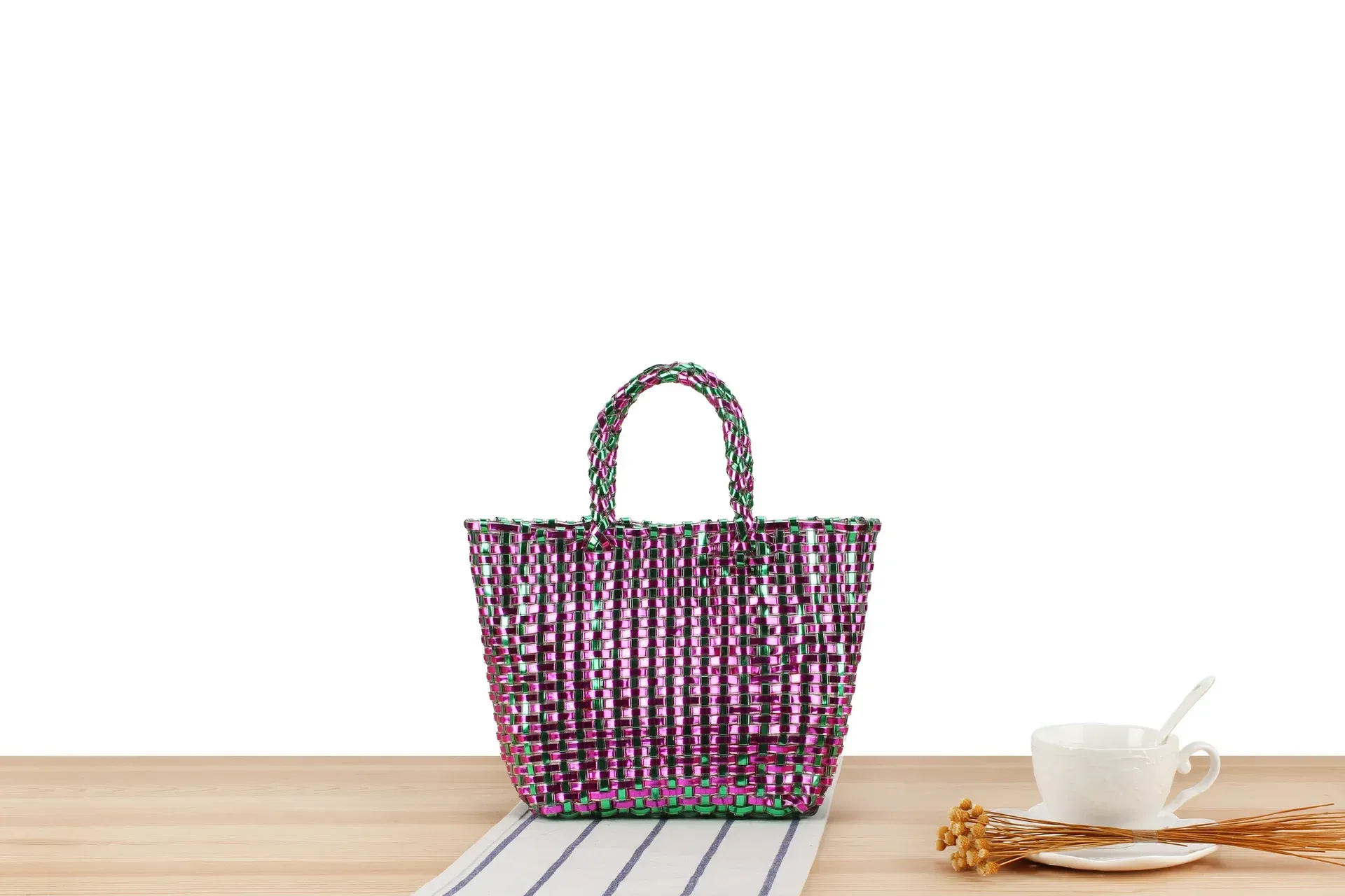A Generation Of Simple Cute Children's Bag Heavy Metal Color Personality Hand Bag Small All-match Small Square Bag display picture 7