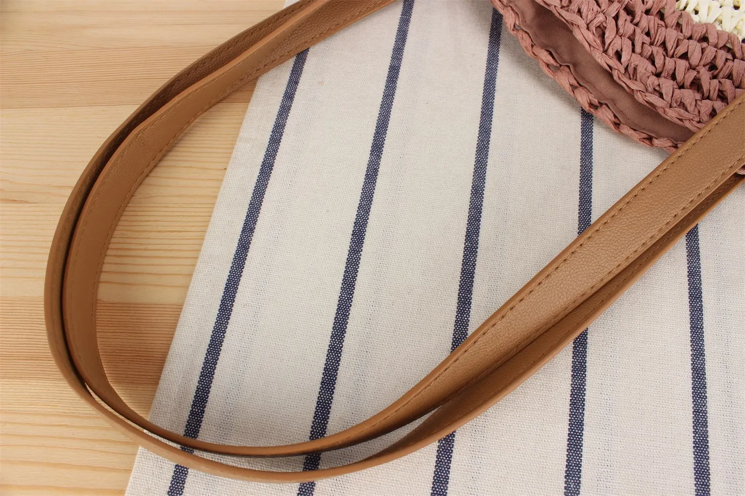A Generation Of New Simple Smiley Face Shoulder Straw Bag Paper Rope Hollow Hand Woven Bag Large Capacity Disc Bag display picture 9
