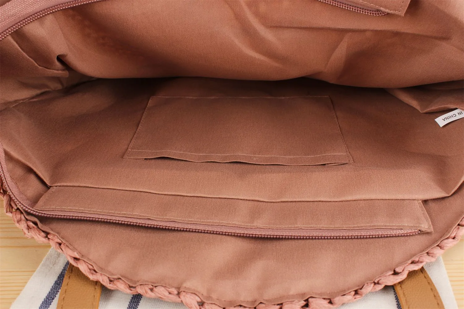 A Generation Of New Simple Smiley Face Shoulder Straw Bag Paper Rope Hollow Hand Woven Bag Large Capacity Disc Bag display picture 13