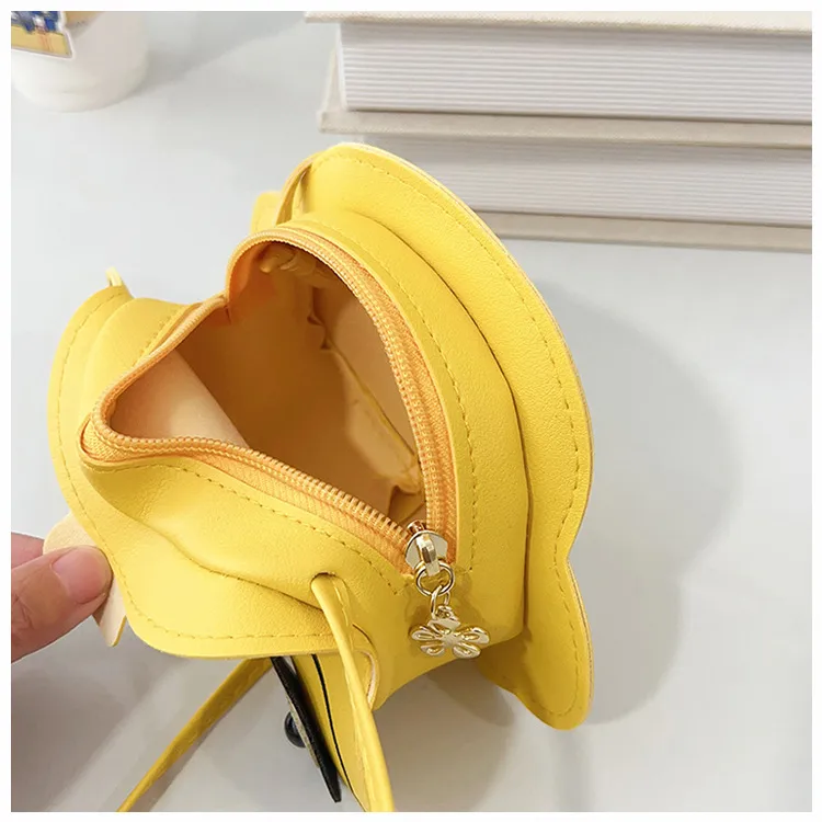 New Children's Bag Cartoon Cute Car Shoulder Crossbody Bag Boys And Girls Fashionable Coin Accessory Bag display picture 6