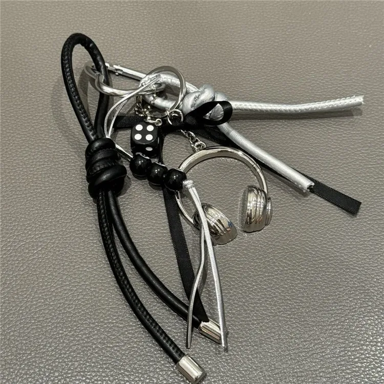 Ins Silver Black Miu Cool Sweet Bag Pendant Ancient Early Wings Bow Pendant Y2K Car Key Pendant display picture 3