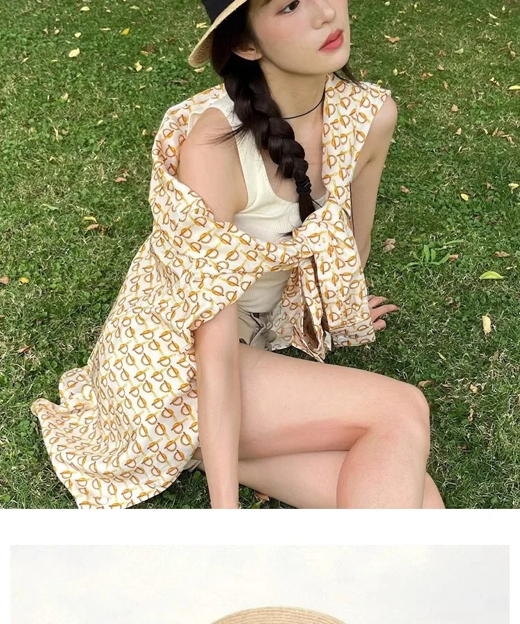 Flat Top Straw Hat Women's French Straw Top Hat  New Summer Big Brim Sunshade Hat Seaside Holiday Sun Hat display picture 14