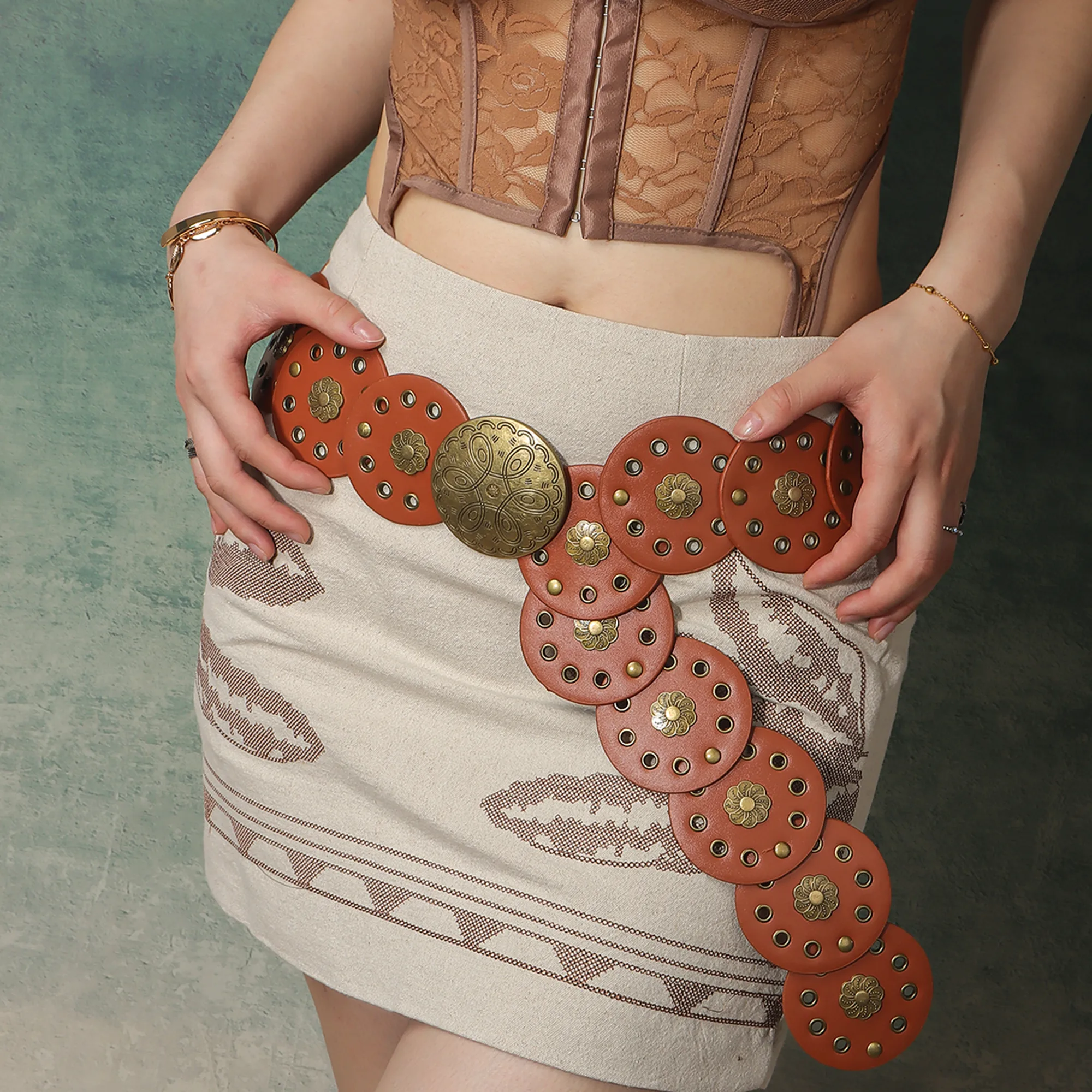 Classical Bohemian Artistic Solid Color Pu Women's Chain Belts display picture 28