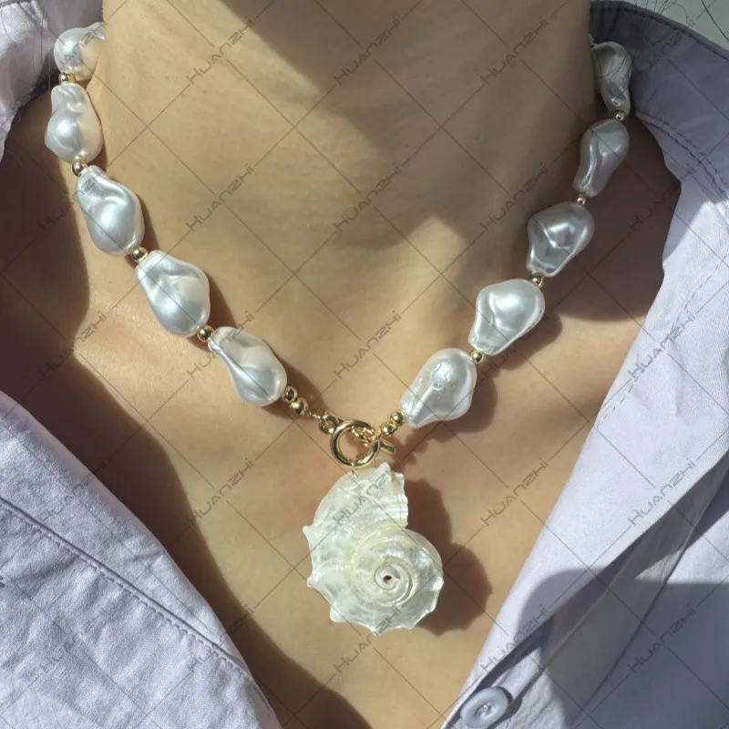 Multi-Layer Baroque Natural Conch Imitation Fat Short Pearl Necklace Summer Exaggerated Beach Conch Necklace display picture 2