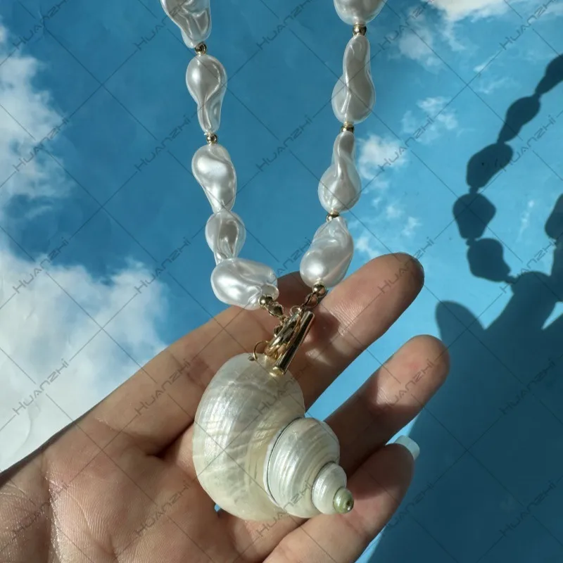 Multi-Layer Baroque Natural Conch Imitation Fat Short Pearl Necklace Summer Exaggerated Beach Conch Necklace display picture 3