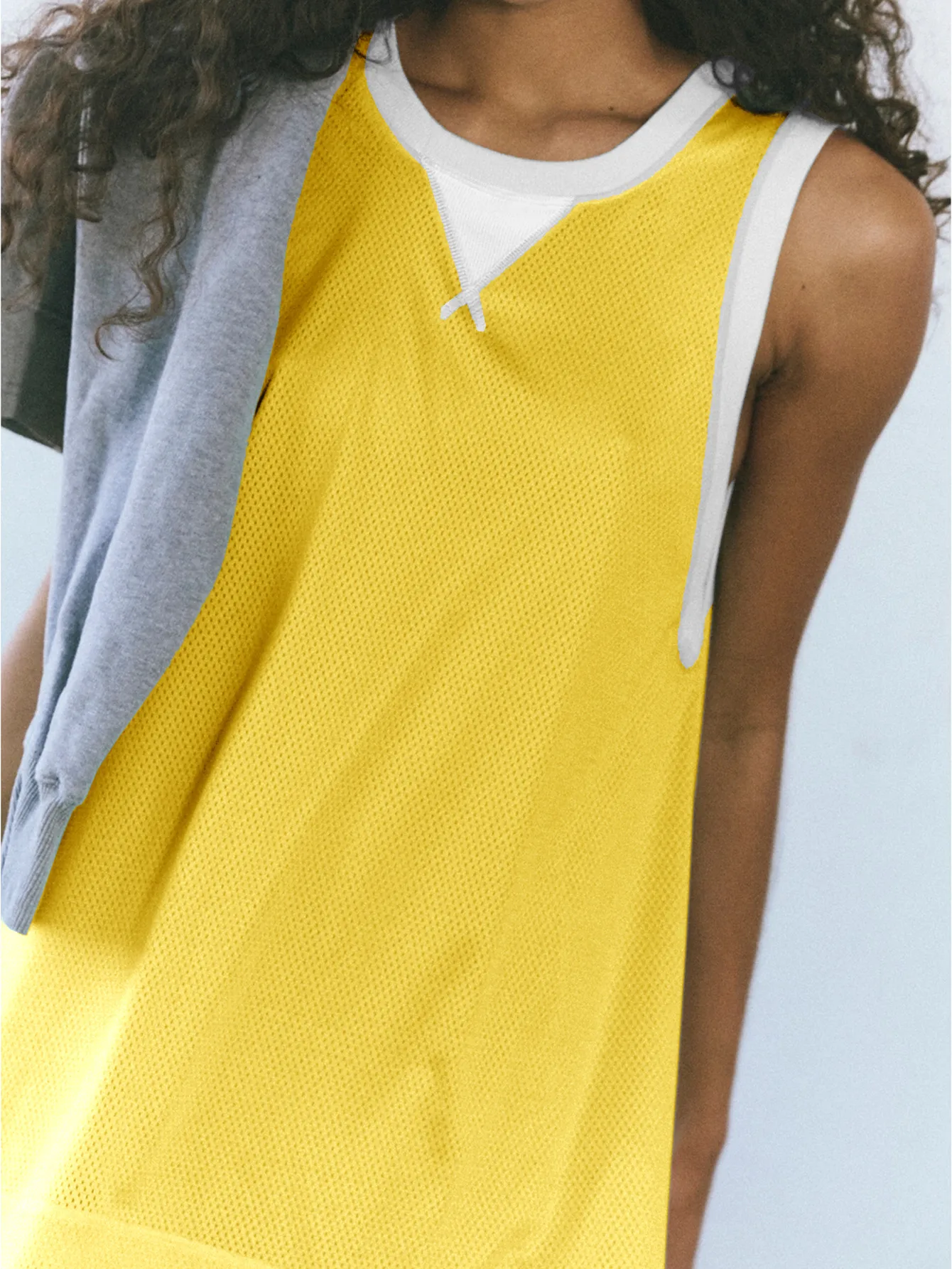 Summer   Style Contrast Color Hole Net Long Sleeveless Vest Light Transparent Pocket High Waist Shorts Two-Piece Set display picture 23