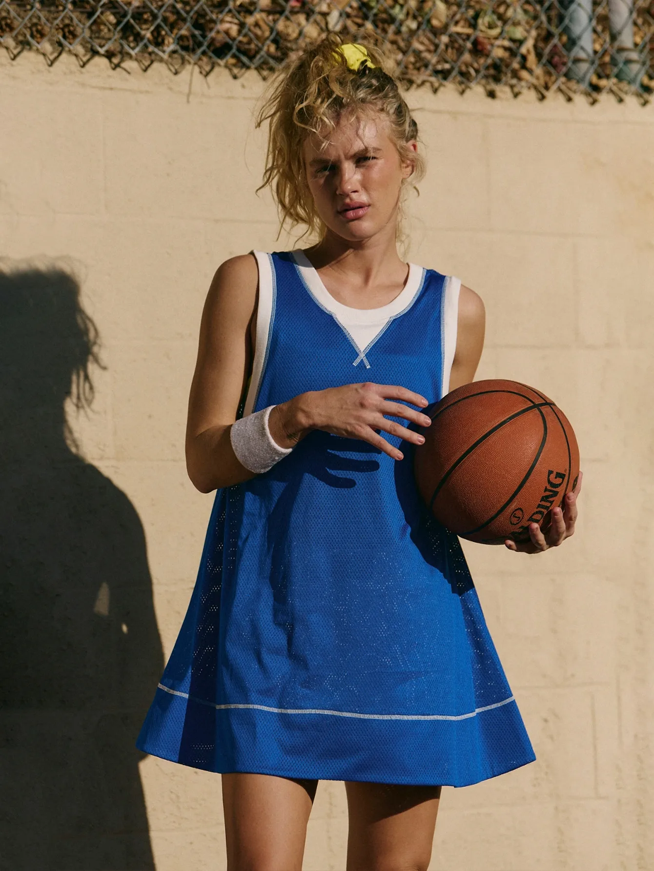 Summer   Style Contrast Color Hole Net Long Sleeveless Vest Light Transparent Pocket High Waist Shorts Two-Piece Set display picture 2