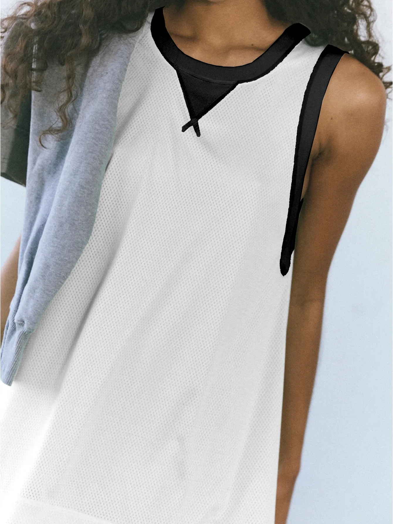 Summer   Style Contrast Color Hole Net Long Sleeveless Vest Light Transparent Pocket High Waist Shorts Two-Piece Set display picture 7