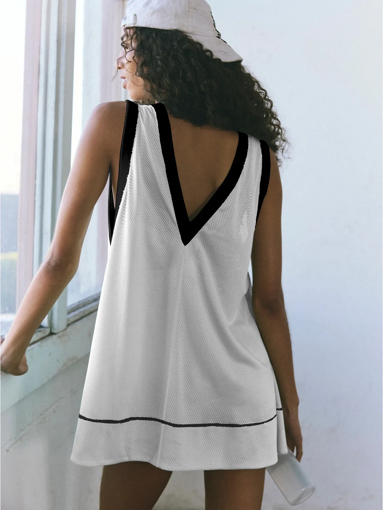 Summer   Style Contrast Color Hole Net Long Sleeveless Vest Light Transparent Pocket High Waist Shorts Two-Piece Set display picture 9
