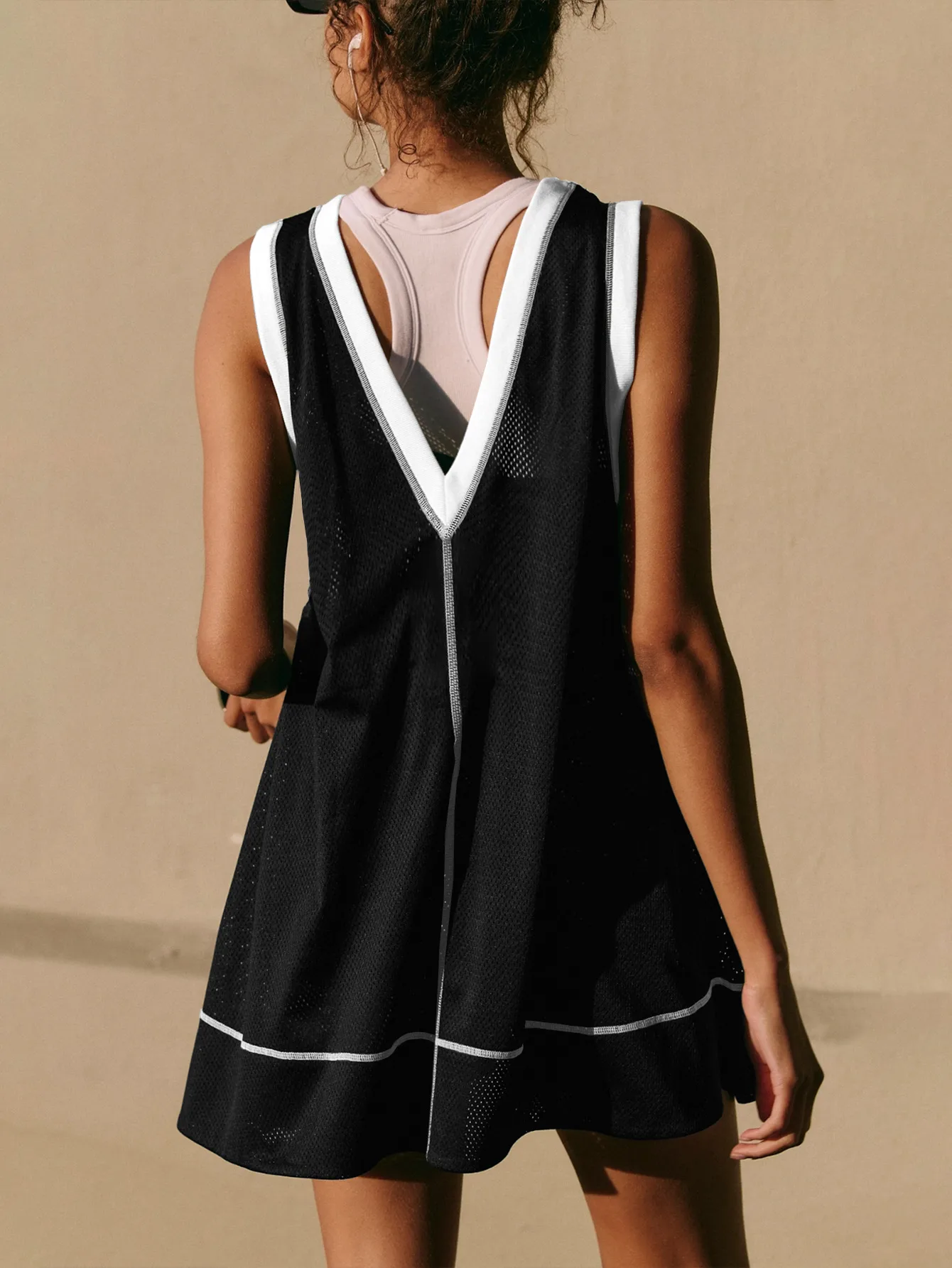 Summer   Style Contrast Color Hole Net Long Sleeveless Vest Light Transparent Pocket High Waist Shorts Two-Piece Set display picture 12