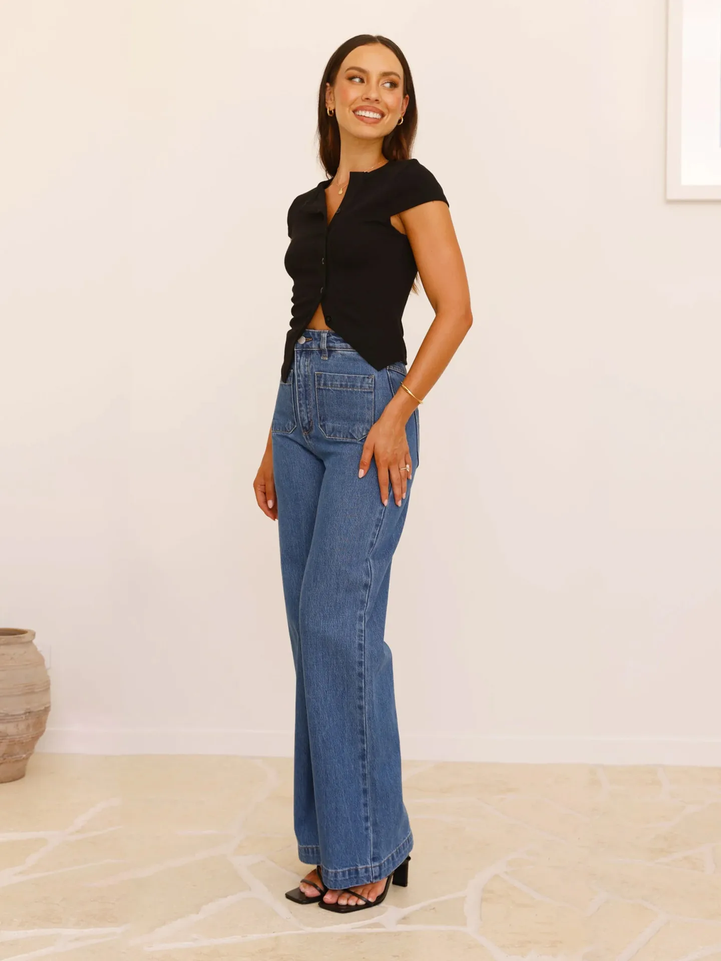 Style New Hot Girl Knitted Button V-neck Short-Sleeved T-shirt Slim Fit Slimming Irregular Design Versatile Top display picture 24