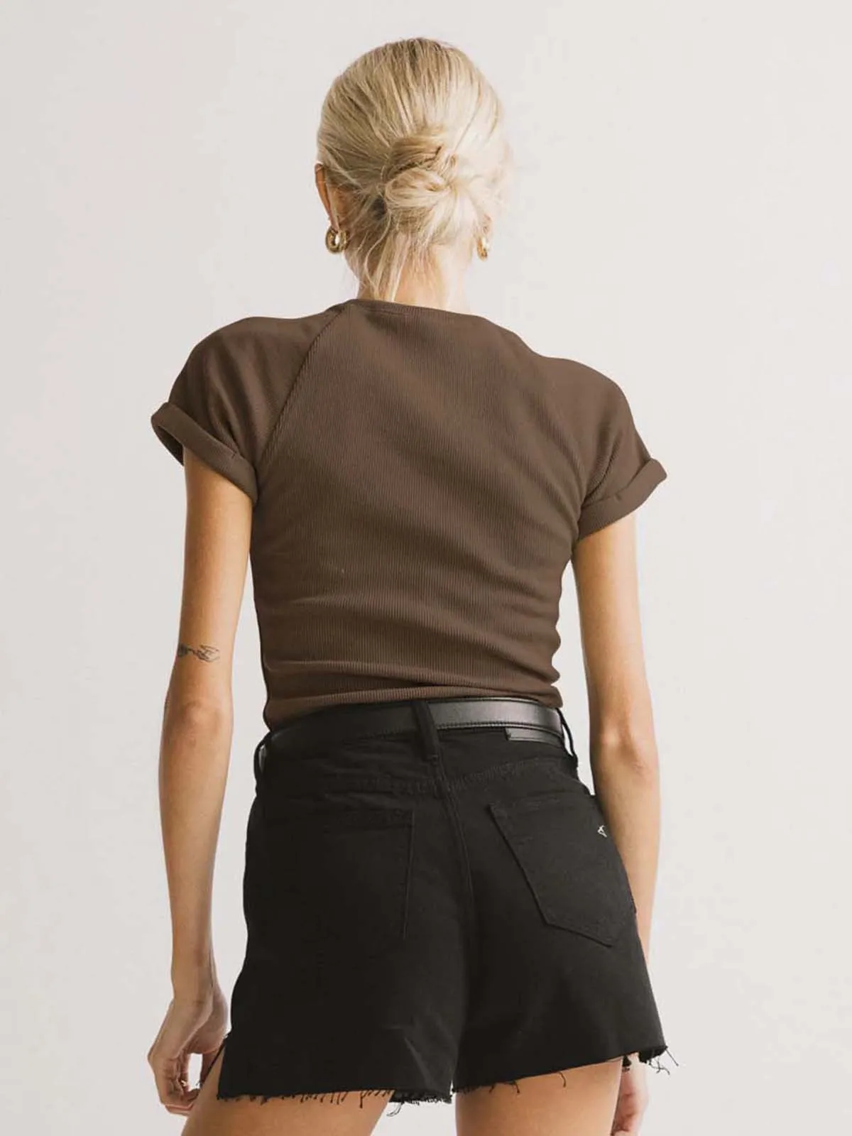 Foreign Trade New Solid Color Knitted Round Neck Shoulder Short Sleeve T-shirt Y2g Hot Girl Style Slim Fit Slim Fit Versatile Top display picture 23