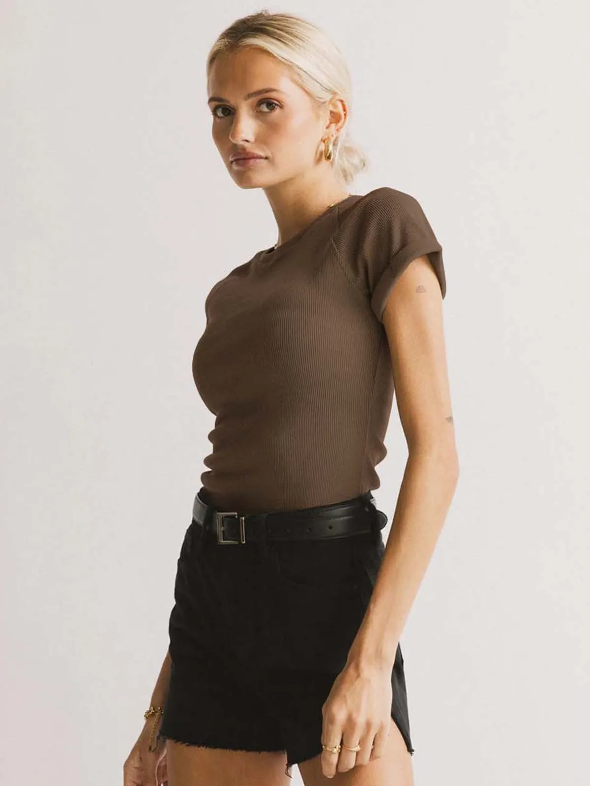 Foreign Trade New Solid Color Knitted Round Neck Shoulder Short Sleeve T-shirt Y2g Hot Girl Style Slim Fit Slim Fit Versatile Top display picture 24