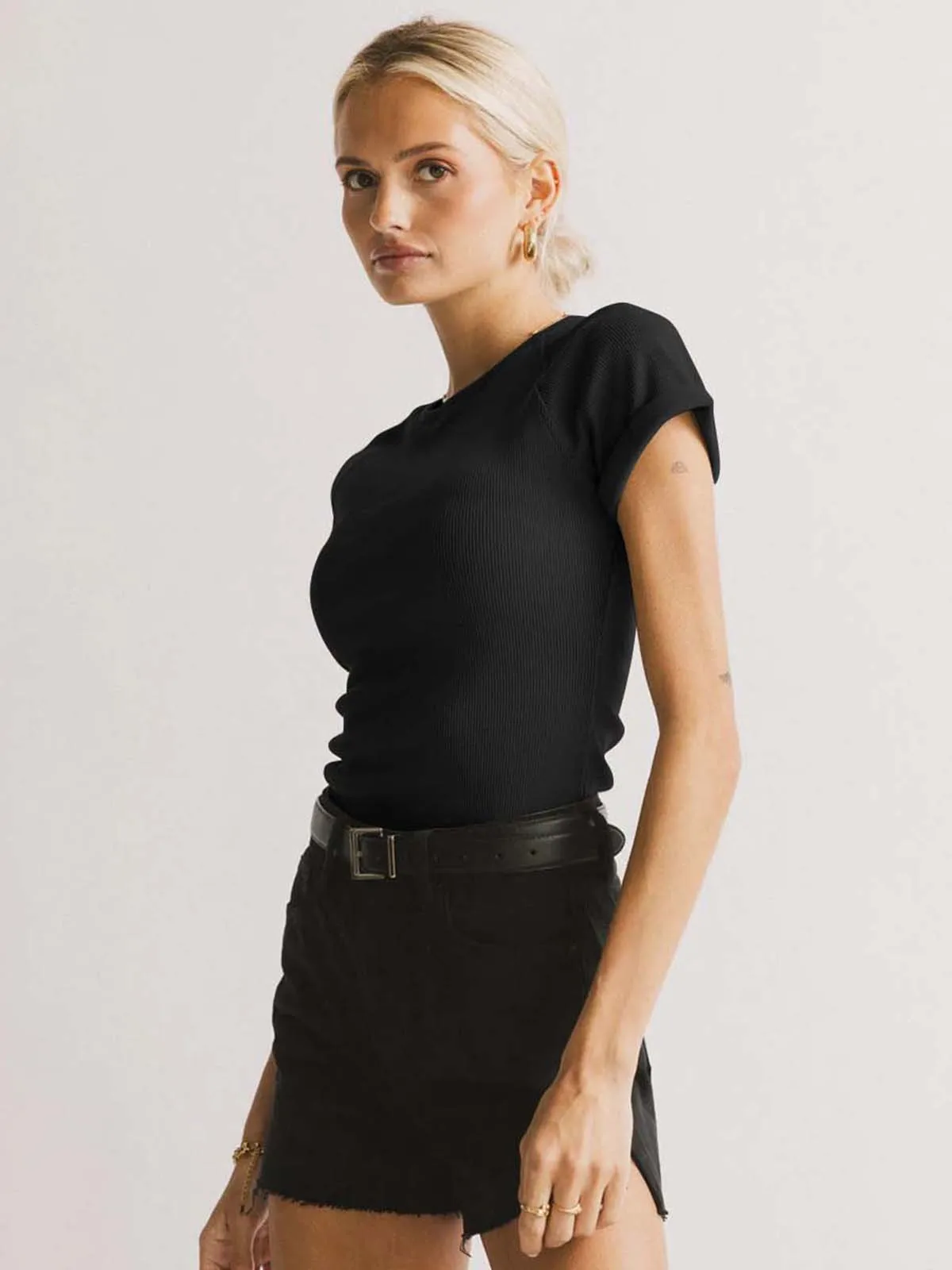 Foreign Trade New Solid Color Knitted Round Neck Shoulder Short Sleeve T-shirt Y2g Hot Girl Style Slim Fit Slim Fit Versatile Top display picture 30