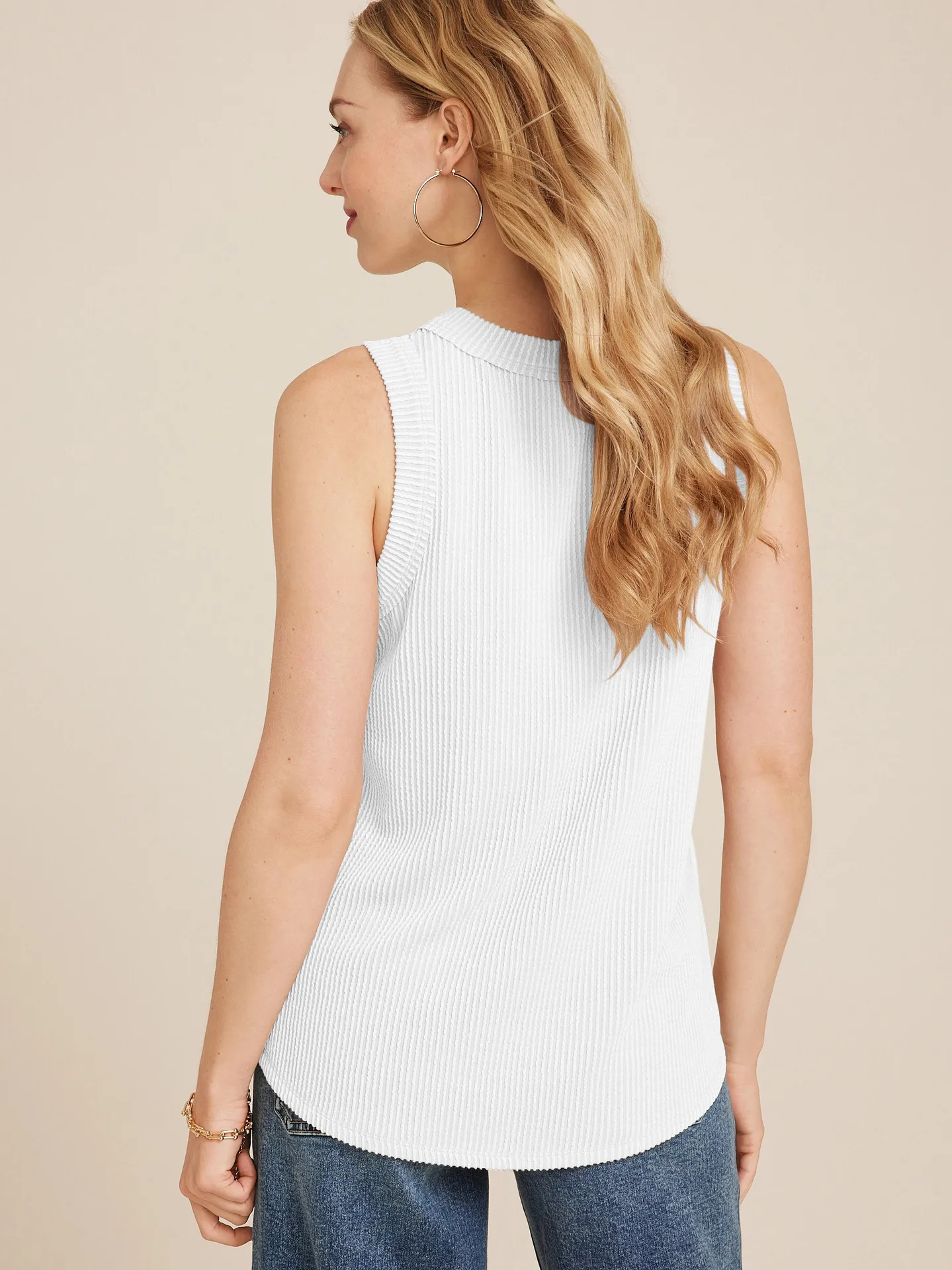 New   Women's  Fashion Round Neck Vest Sleeveless Solid Color Rib Vest Top Women display picture 5