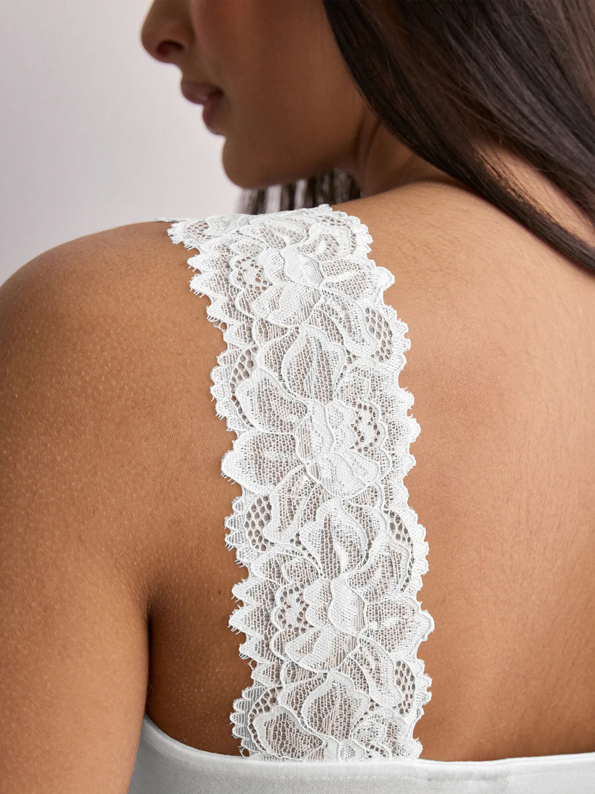 Foreign Trade Hot  Spring And Summer New Listing Lace U Collar Sleeveless Solid Color Vest Top display picture 6