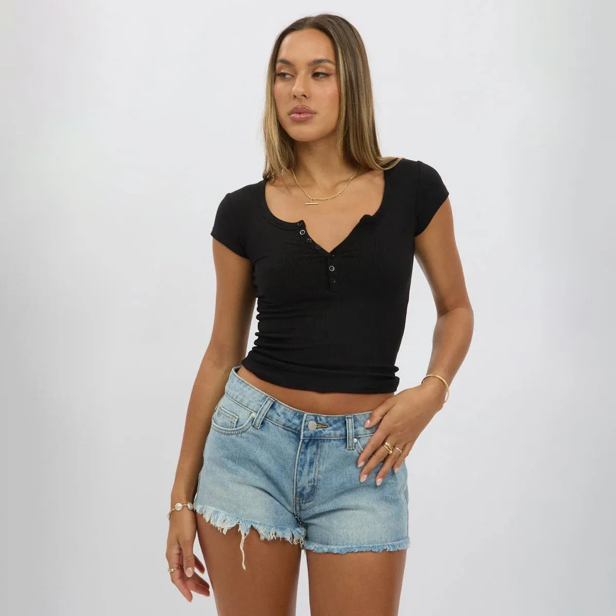 Women's New Hot Sale Solid Color Slim V-neck Short-sleeved Fashion Button Spice Girl T-shirt Top Women display picture 27