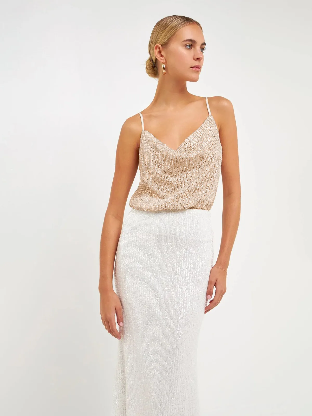 Women's Summer New V-Neck Casual Vest Wholesale Sequin Beaded Camisole Top display picture 12