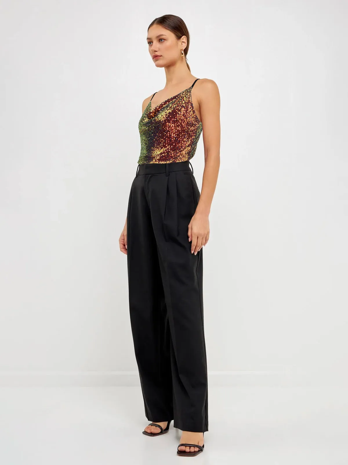 Women's Summer New V-Neck Casual Vest Wholesale Sequin Beaded Camisole Top display picture 9