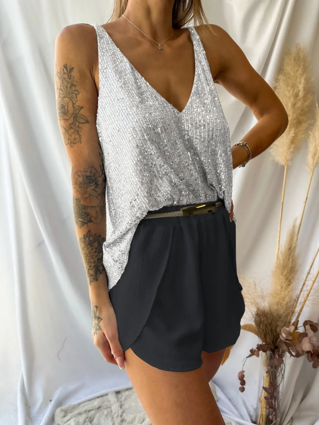 Heavy Embroidery Sequins Vest Loose Outer Wear Camisole Sexy V-neck New  Shiny Sleeveless Front And Back Wearable display picture 24