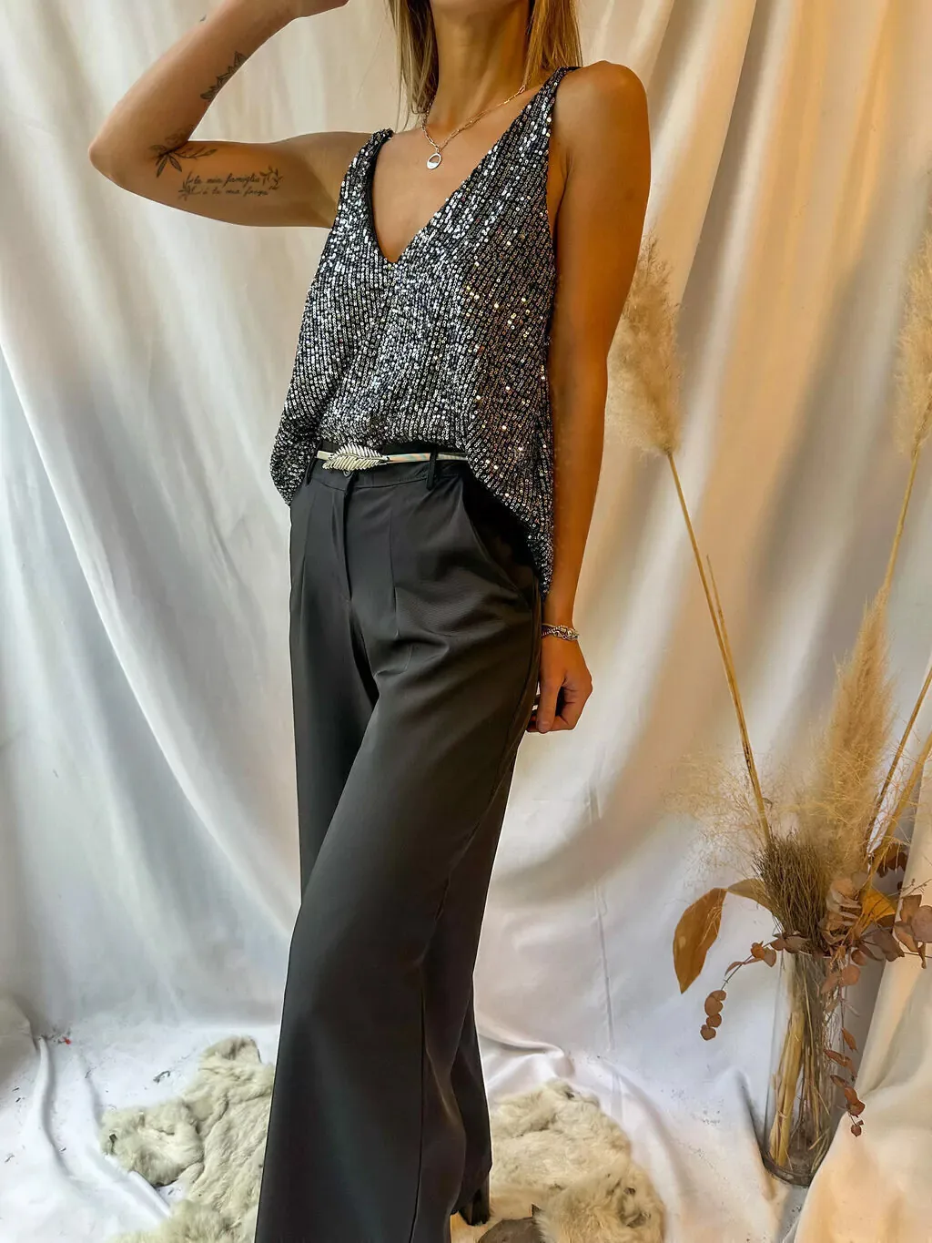 Heavy Embroidery Sequins Vest Loose Outer Wear Camisole Sexy V-neck New  Shiny Sleeveless Front And Back Wearable display picture 27