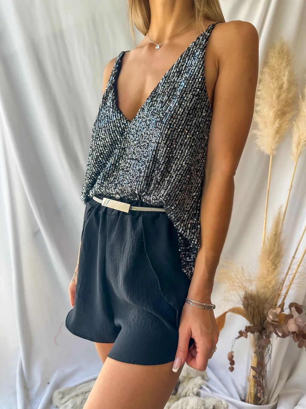 Heavy Embroidery Sequins Vest Loose Outer Wear Camisole Sexy V-neck New  Shiny Sleeveless Front And Back Wearable display picture 28