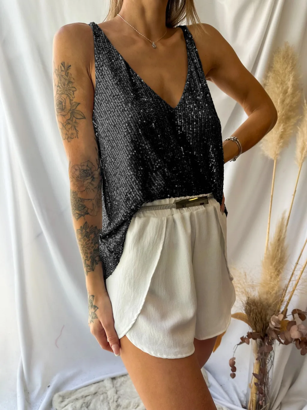 Heavy Embroidery Sequins Vest Loose Outer Wear Camisole Sexy V-neck New  Shiny Sleeveless Front And Back Wearable display picture 32