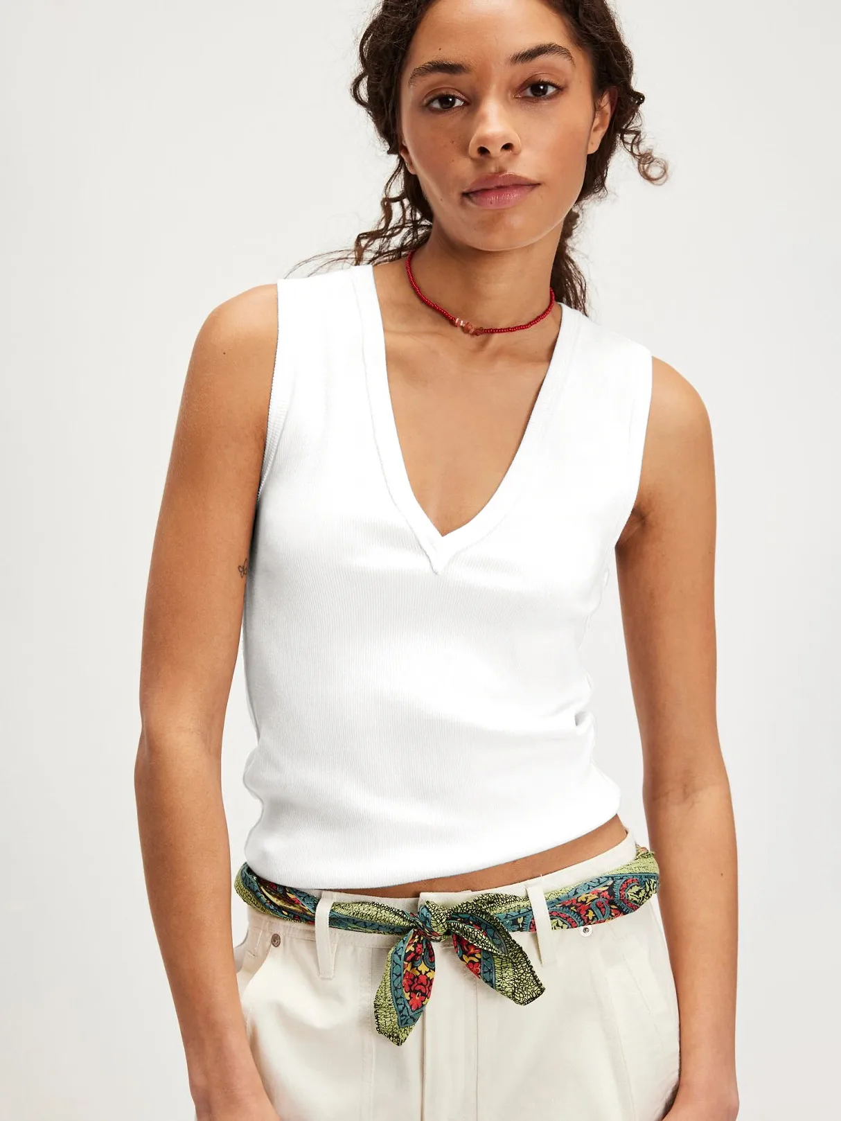 Foreign Trade  New  Fashion V-neck Solid Color Sleeveless Rib All-match High-end Vest Top For Women display picture 8