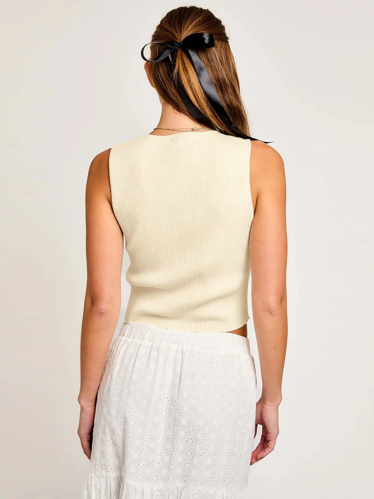 Designed Foreign Trade  Spring And Summer New Hot Bow Decoration Hollow Solid Color Round Neck Slim Vest Top display picture 19