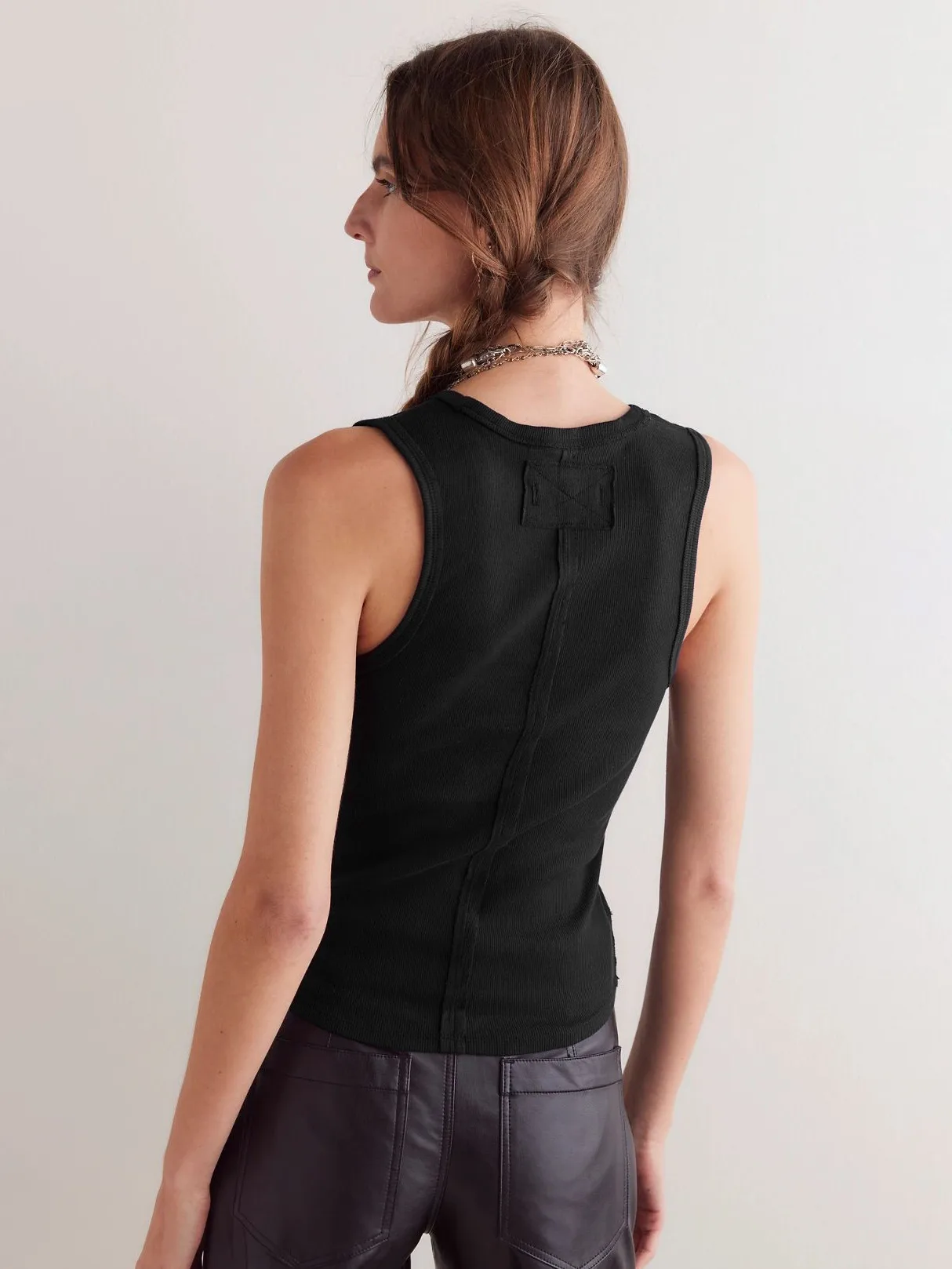 Foreign Trade  New  Fashion V-neck Solid Color Sleeveless Rib All-match High-end Vest Top For Women display picture 17