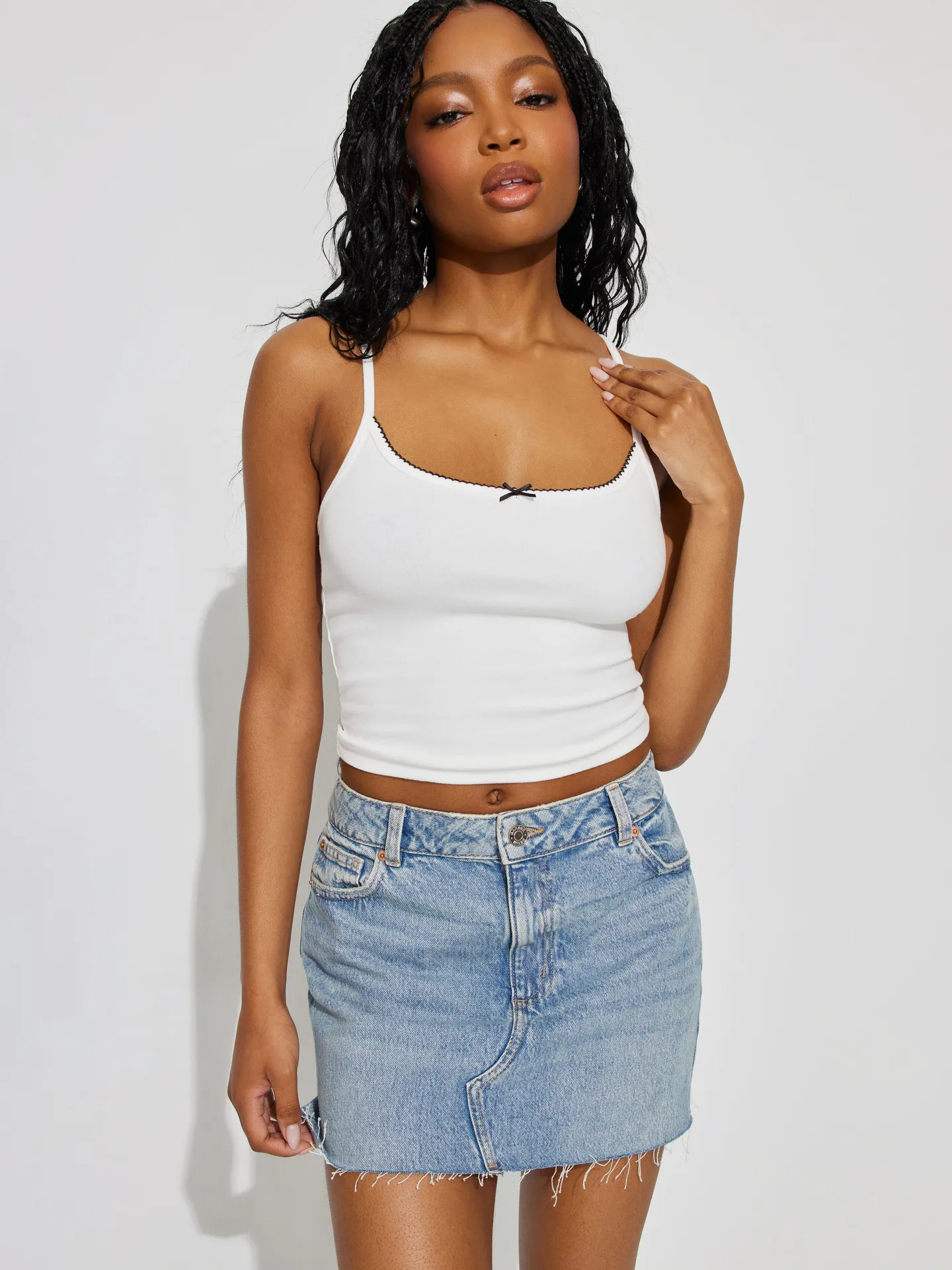 Spring And Summer  Women's Bow Decoration Sexy Low Collar Backless Solid Color Sling Navel Ins Style Short Vest display picture 5