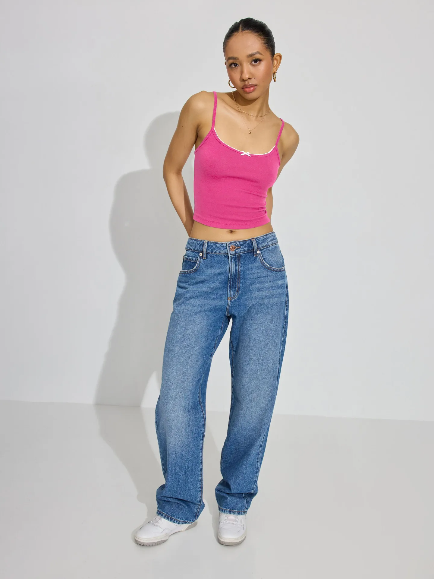Spring And Summer  Women's Bow Decoration Sexy Low Collar Backless Solid Color Sling Navel Ins Style Short Vest display picture 4