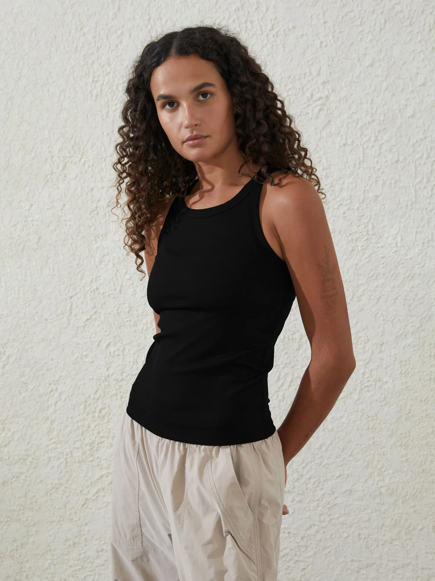Explosions New  Women's Sports Thread Solid Color Sleeveless Knitted All-match Sling Spring And Summer display picture 16