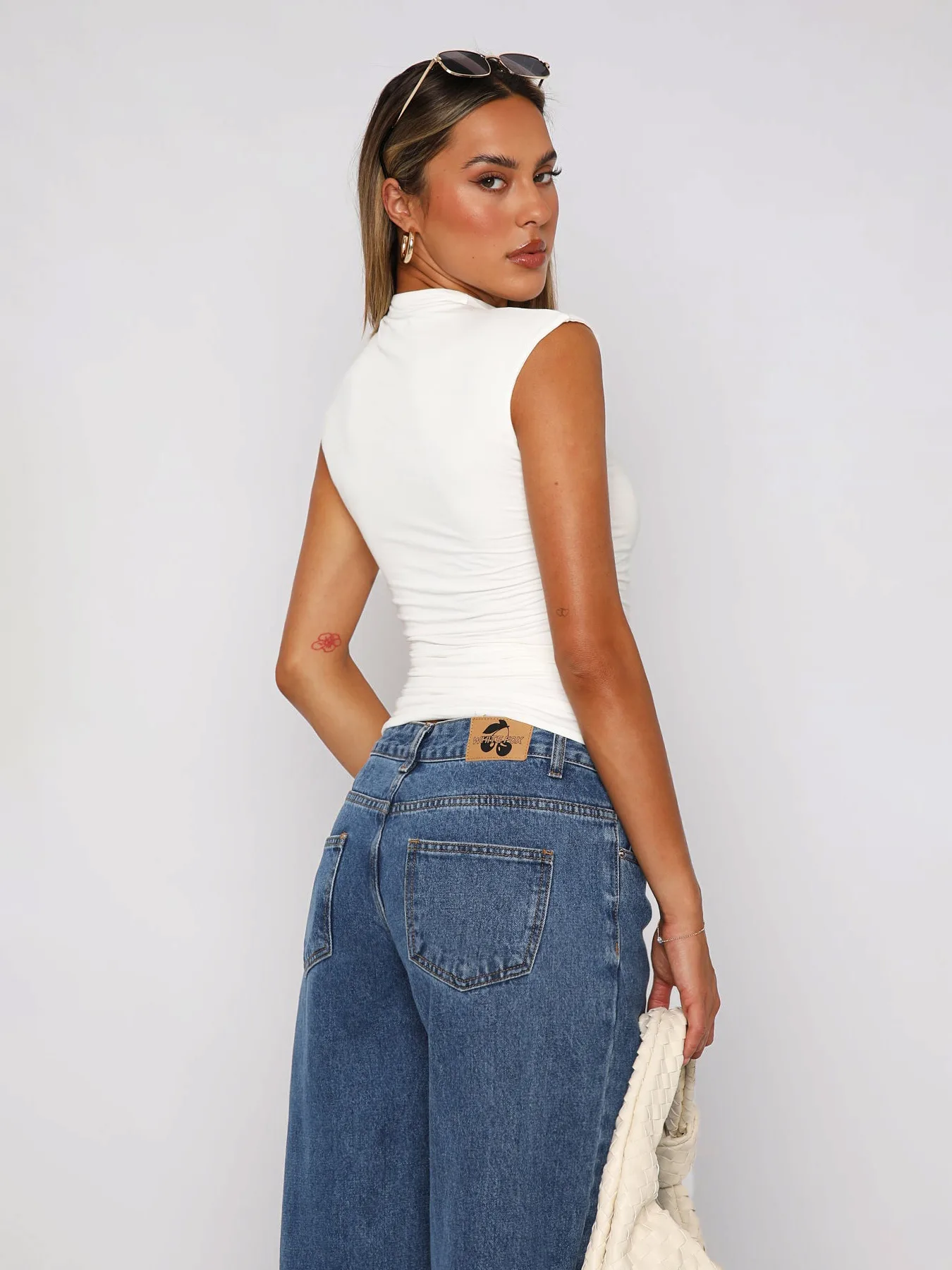 Fashion  Sexy Women's Half-turtleneck Sleeveless Elegant Small Vest Pleated All-match Base Short Top display picture 6