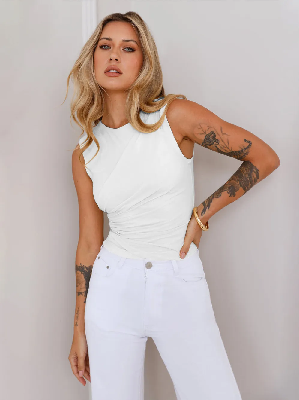 New  Sleeveless Women's Sexy Solid Color Round Neck Spice Girl Fashionable Slim-fit Vest Top display picture 3