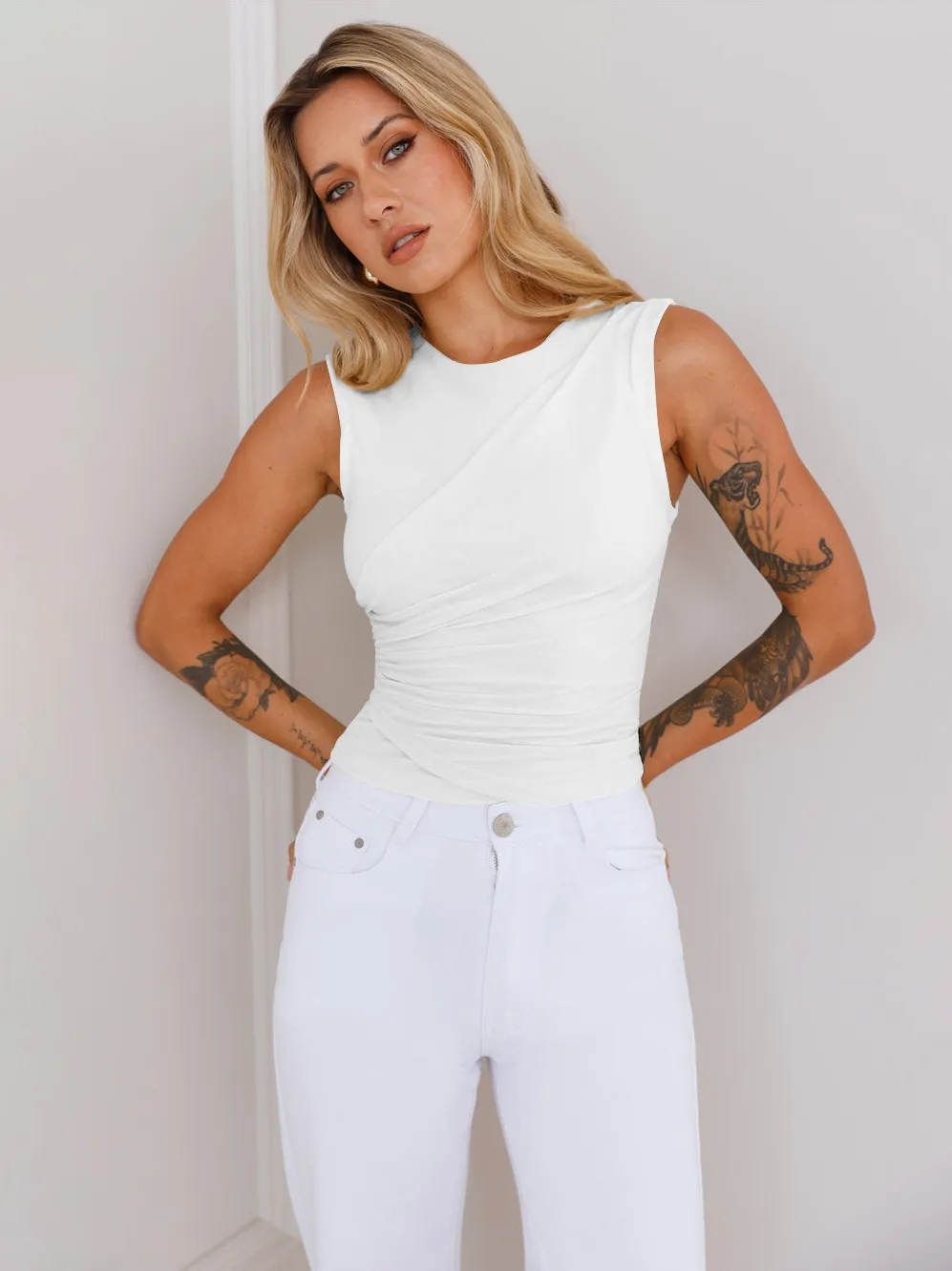 New  Sleeveless Women's Sexy Solid Color Round Neck Spice Girl Fashionable Slim-fit Vest Top display picture 4