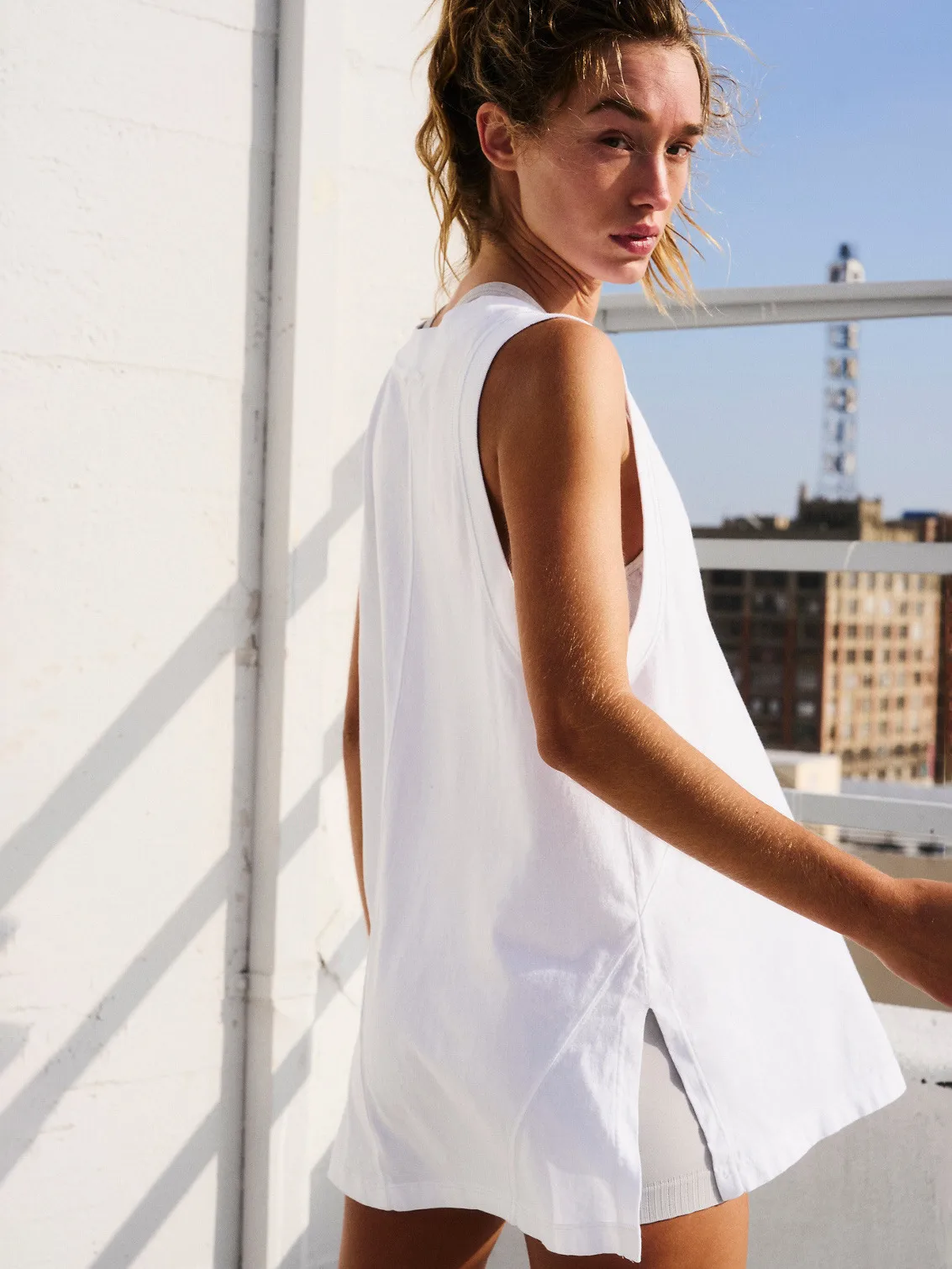 Women's  New Long Sleeveless Vest Comfortable Casual Sports V-neck Loose T-shirt Women display picture 11