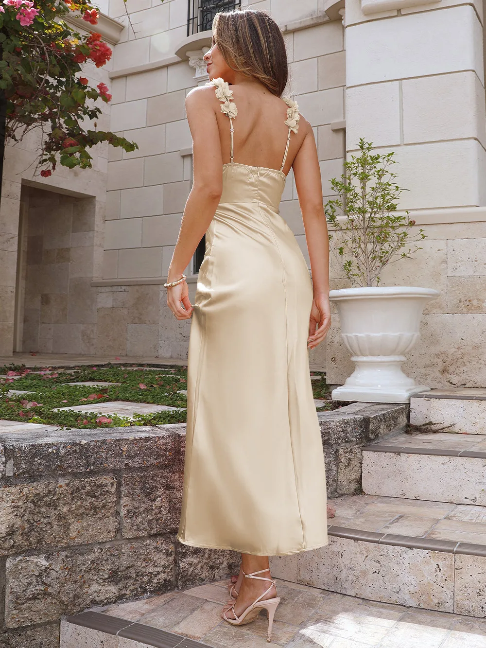 Strap Dress Spring And Summer Slim-fit Sexy Backless Wedding Light Dress Bridesmaid Evening Dress Women's Dress display picture 9