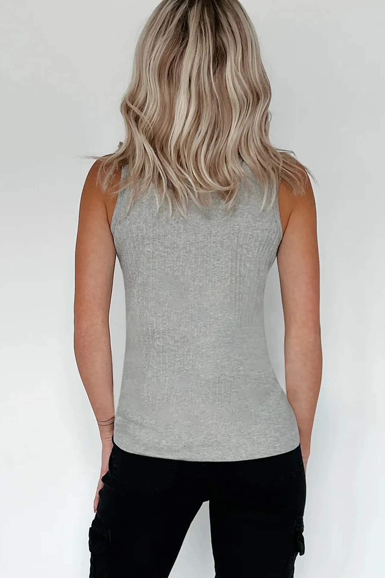 Summer New  Knitted Sleeveless Women's  Pit Strip Elegant Commuter Style Button Top  Vest Women display picture 31