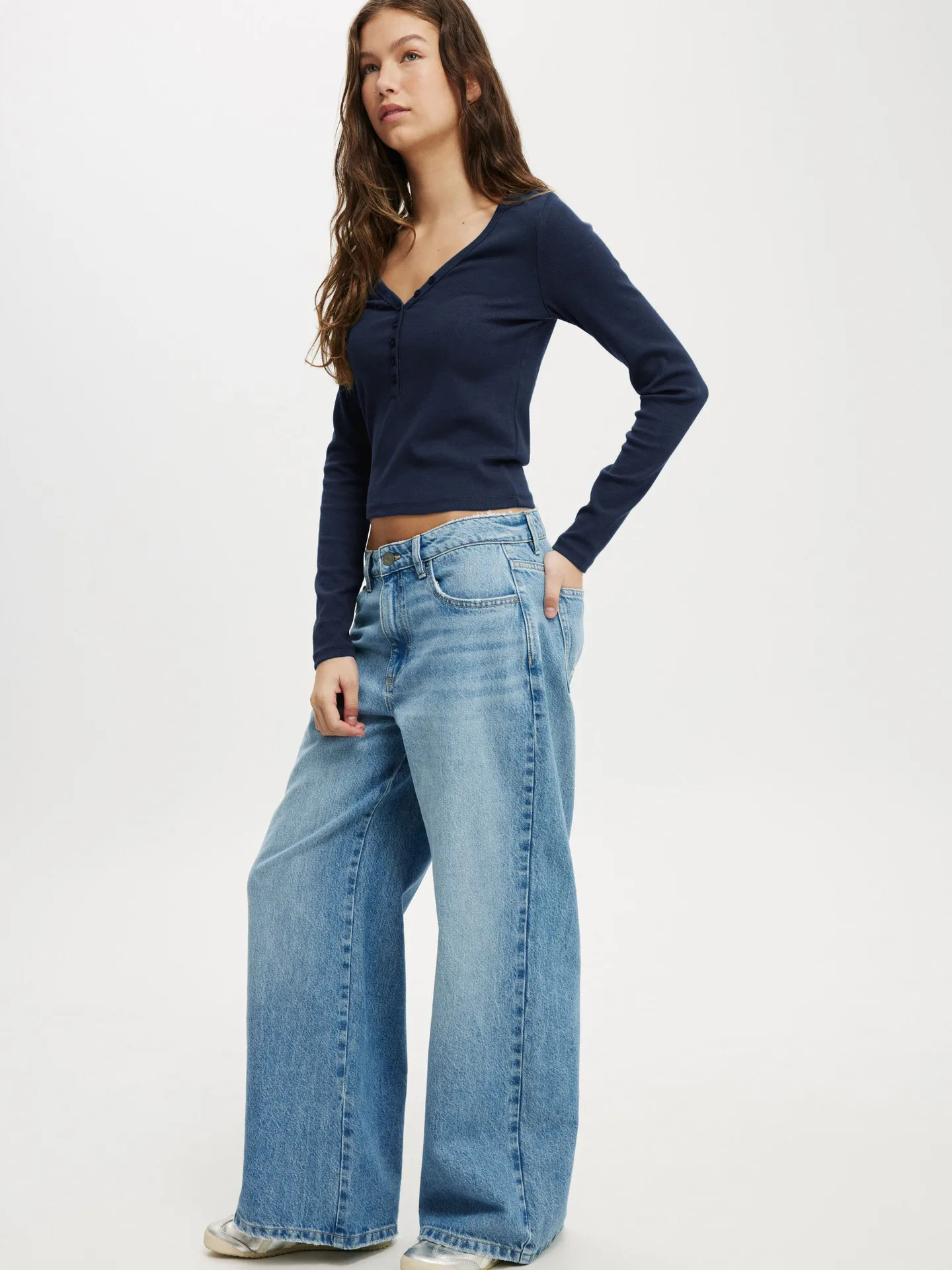 Fashion  Knitted Navel Short Long Sleeve Slim Slim Top Button V-Neck Autumn And Winter Base Shirt display picture 20