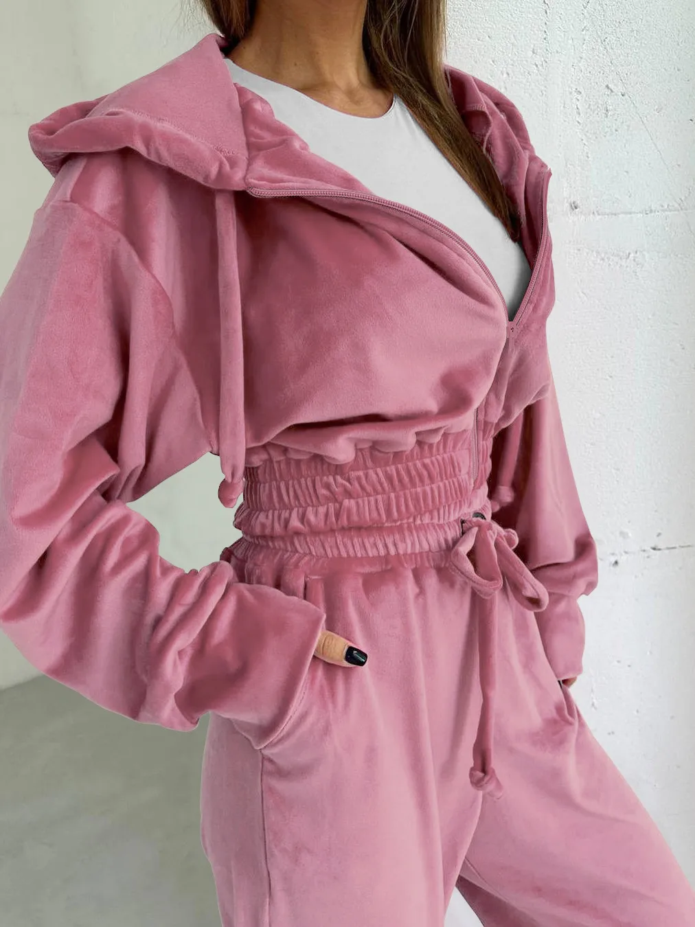 Silver Fox Velvet Hooded Sweater Suit  Autumn And Winter Fashion Waist Short Coat Pants Two-piece Set display picture 8