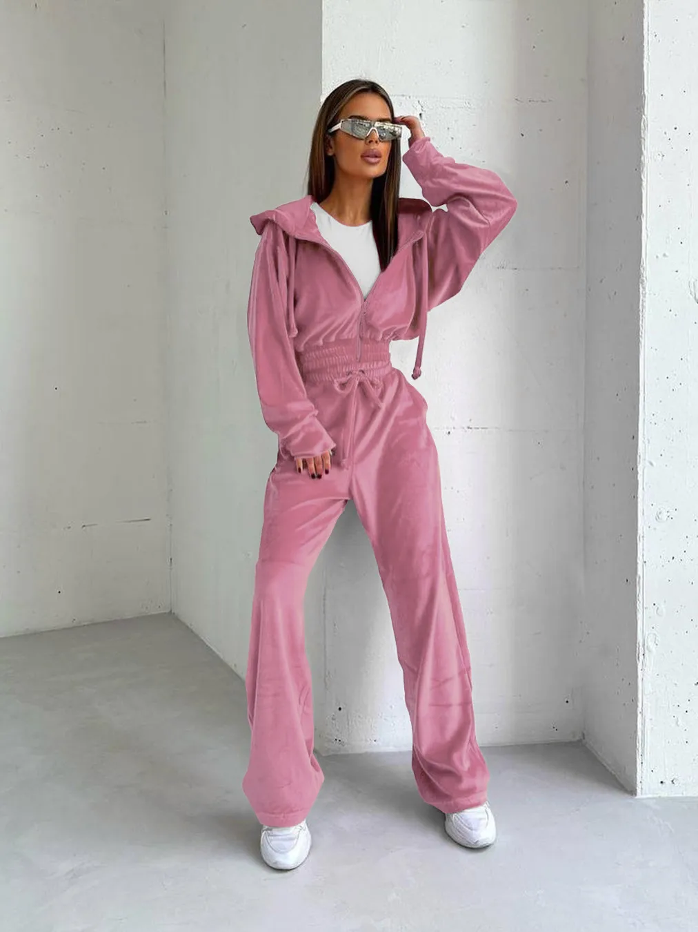 Silver Fox Velvet Hooded Sweater Suit  Autumn And Winter Fashion Waist Short Coat Pants Two-piece Set display picture 9