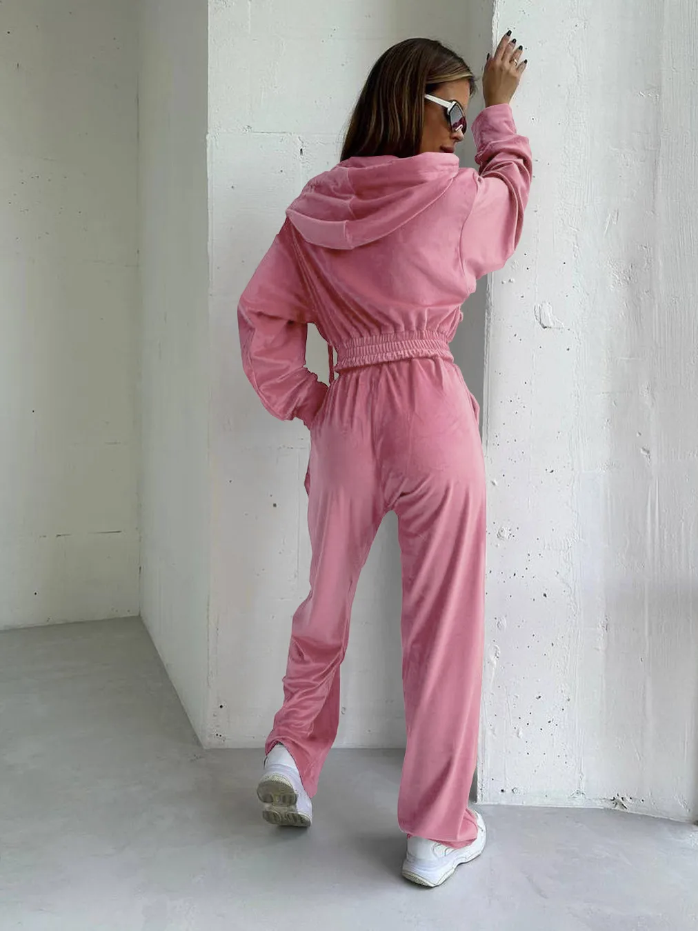 Silver Fox Velvet Hooded Sweater Suit  Autumn And Winter Fashion Waist Short Coat Pants Two-piece Set display picture 10