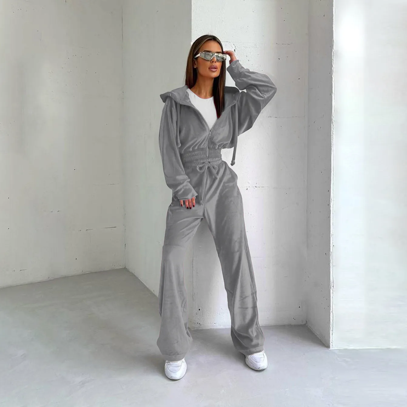 Silver Fox Velvet Hooded Sweater Suit  Autumn And Winter Fashion Waist Short Coat Pants Two-piece Set display picture 12