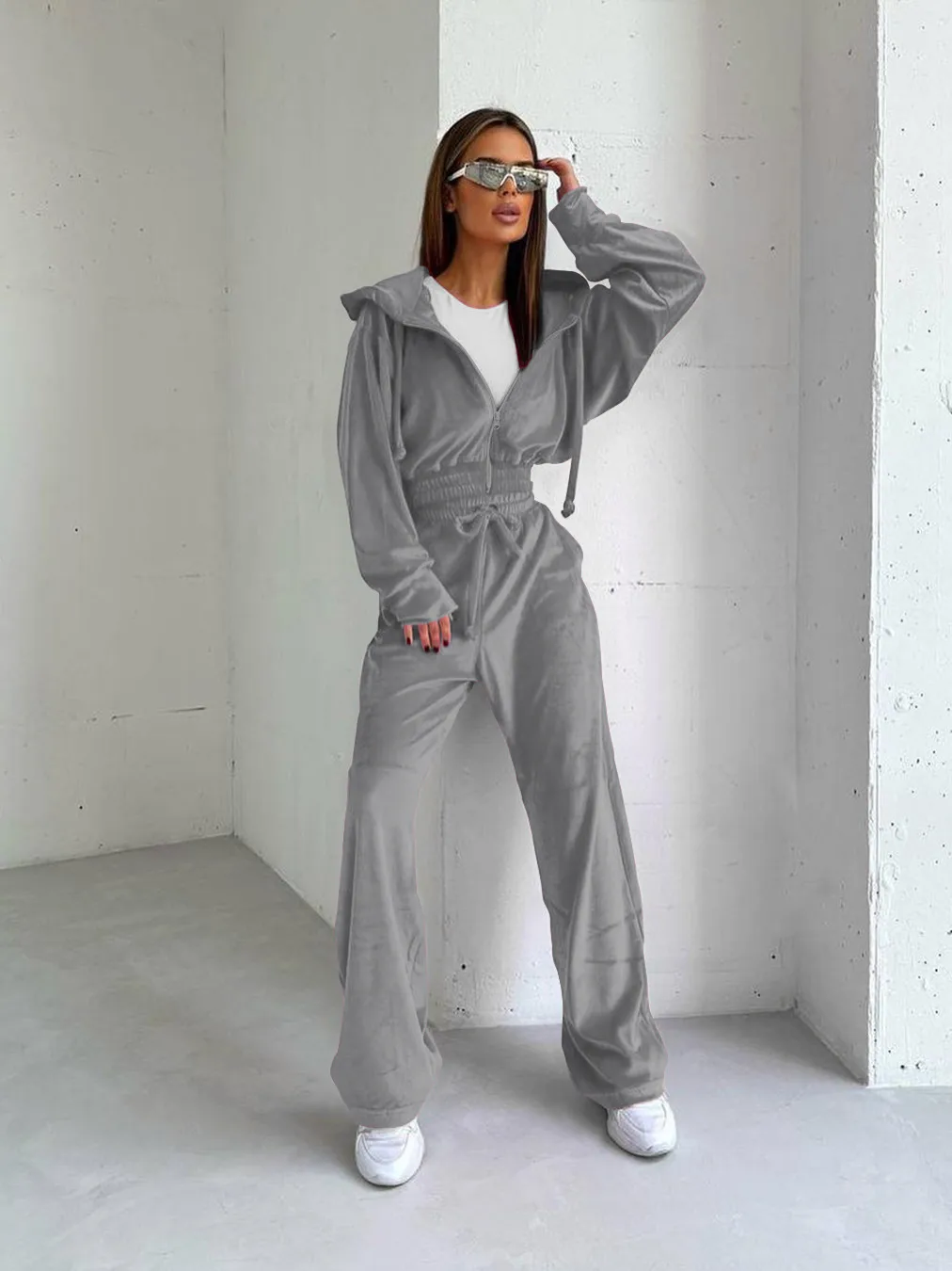 Silver Fox Velvet Hooded Sweater Suit  Autumn And Winter Fashion Waist Short Coat Pants Two-piece Set display picture 14