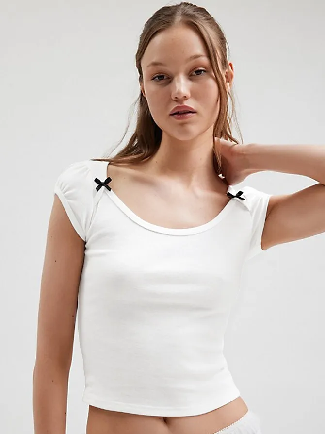 Designed   Spring And Summer New Fashion Trend Solid Color Shoulder T-shirt Bow Decoration Slim Top display picture 6