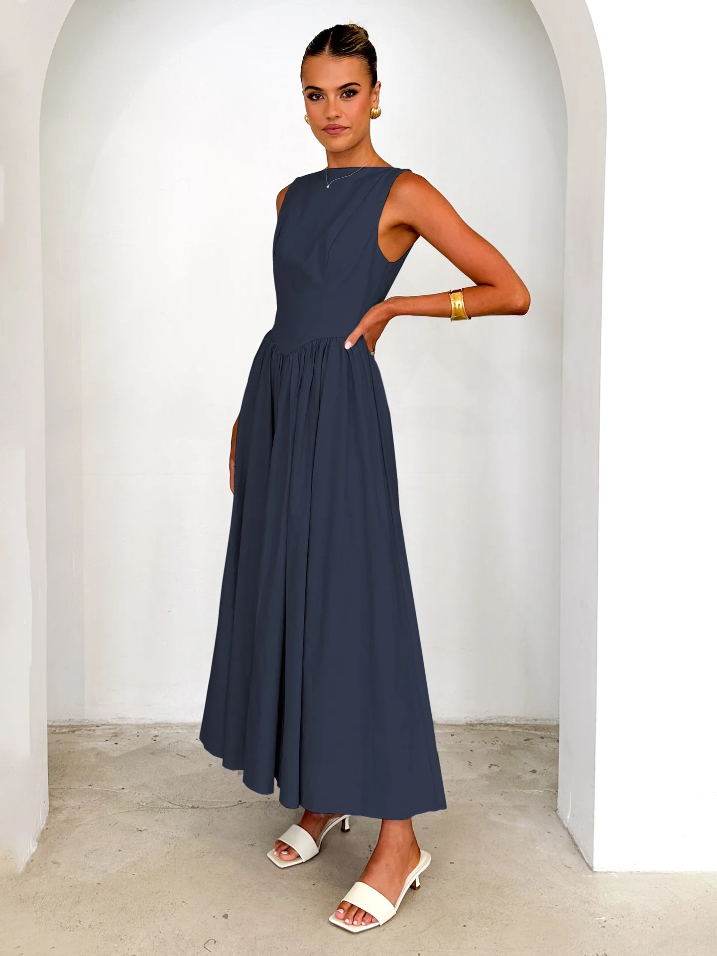 New Spring And Summer   Foreign Trade Women's Clothing  Backless Pleated Solid Color Sleeveless Dress Women display picture 19